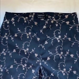 Womyn pants size 6